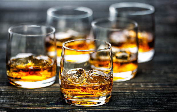 Whiskey ali whisky?