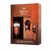 Vinjak Brandy Ararat 7 + 2 kozarca + GB 0,7 l