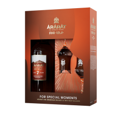 Vinjak Brandy Ararat 7 + 2 kozarca + GB 0,7 l